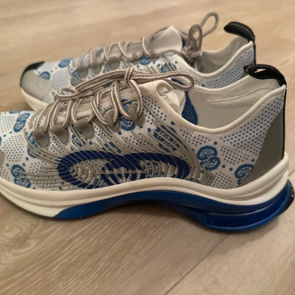 Gucci Men's Run Sneakers Embroidered Technical Fabric - Picture 5 of 5